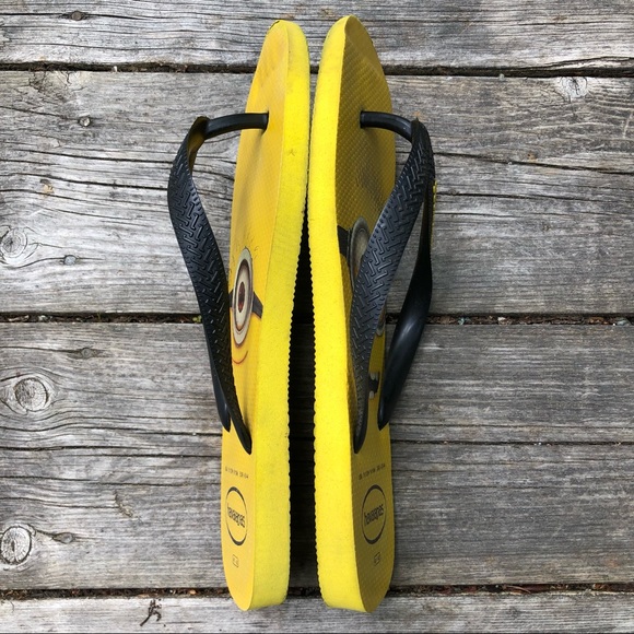 ❌ SOLD ❌ Havaianas Minion Men size #9-10 - Picture 5 of 5